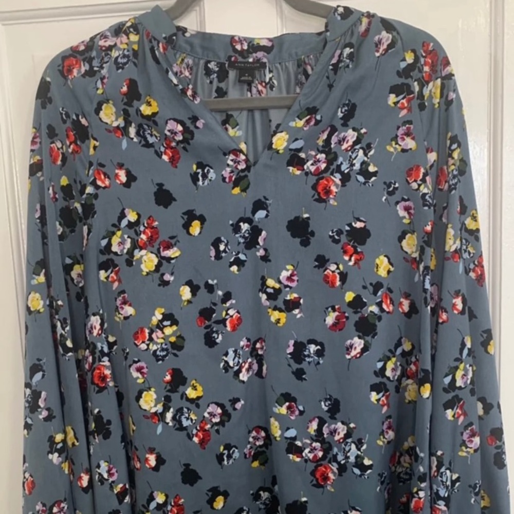 Women’s Ann Taylor LOFT blouse size large